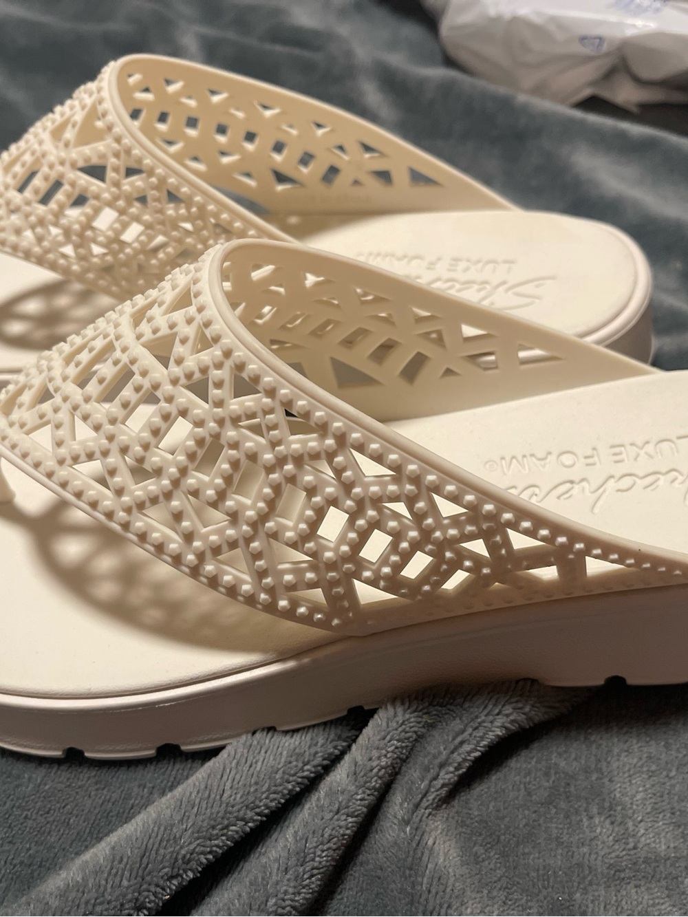 Skechers Women's Foamies Footsteps Thong Wedge Slide Sandals White SIze 10